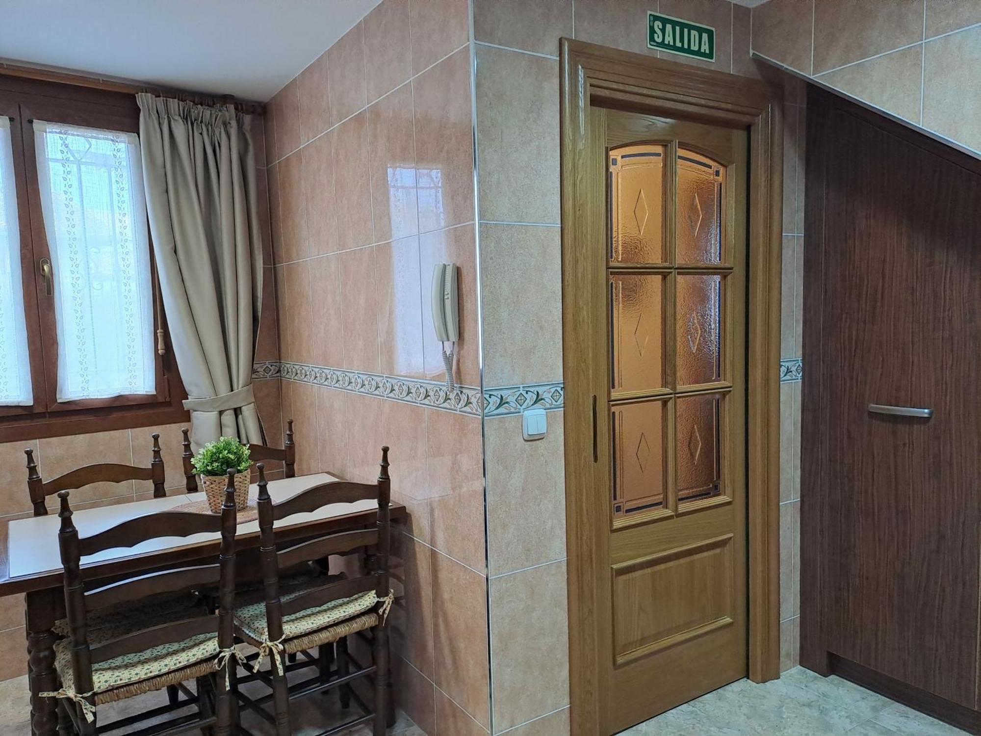 Casa Rural Torreblanca Urroz Екстер'єр фото