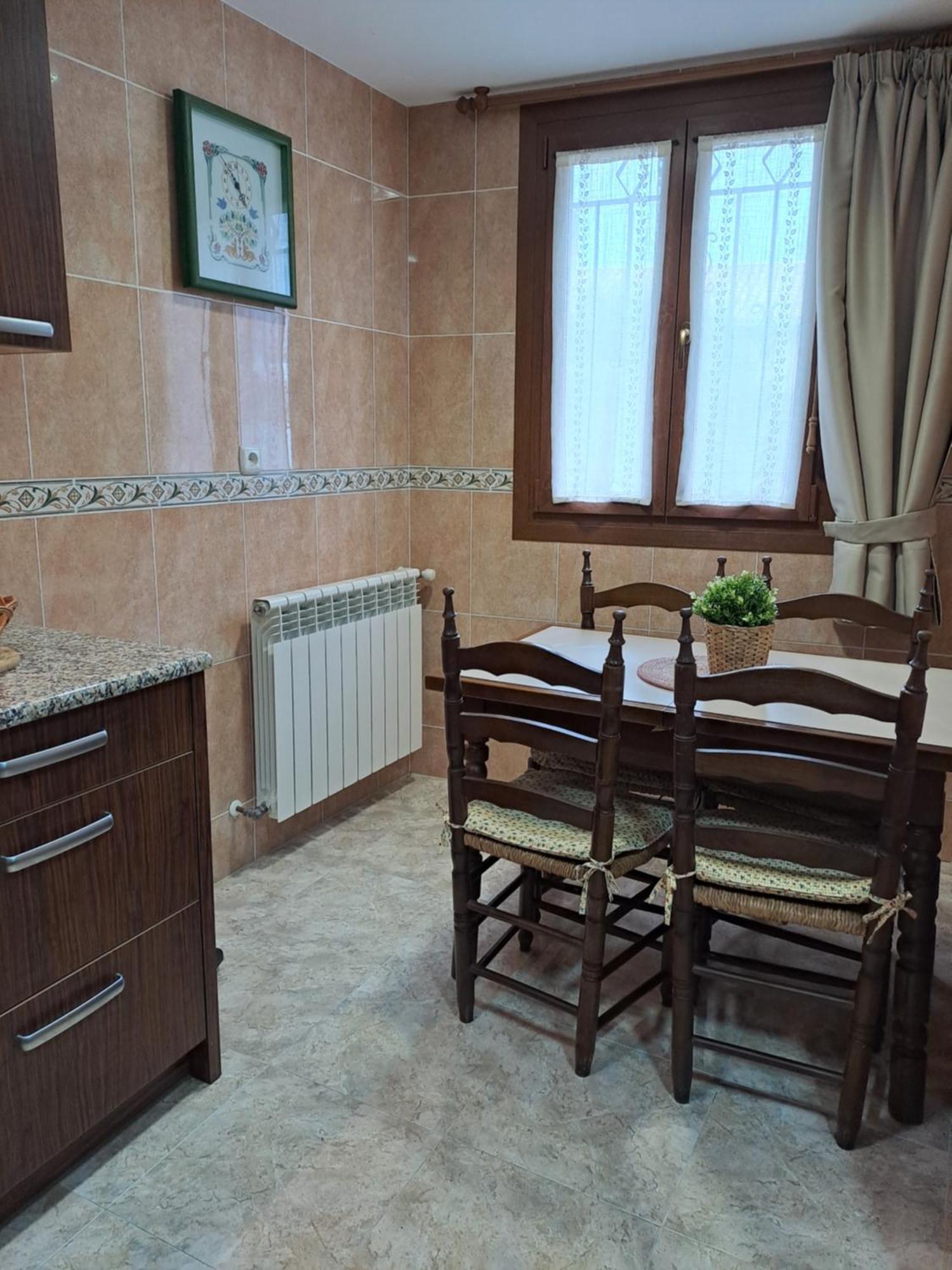 Casa Rural Torreblanca Urroz Екстер'єр фото